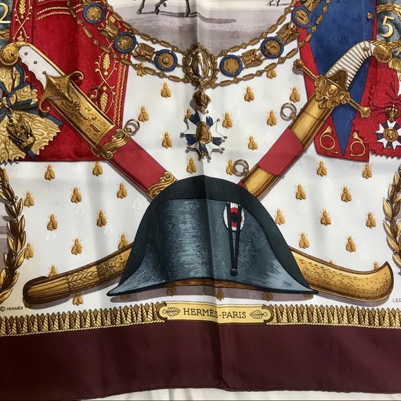 *SOLD* Hermès Burgundy Bee Jacquard Scarf 90cm “Napoléon” - Picture 3 of 12